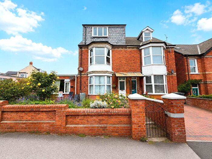2 Bedroom Maisonette For Sale In Abbotsbury Road, Weymouth, DT4
