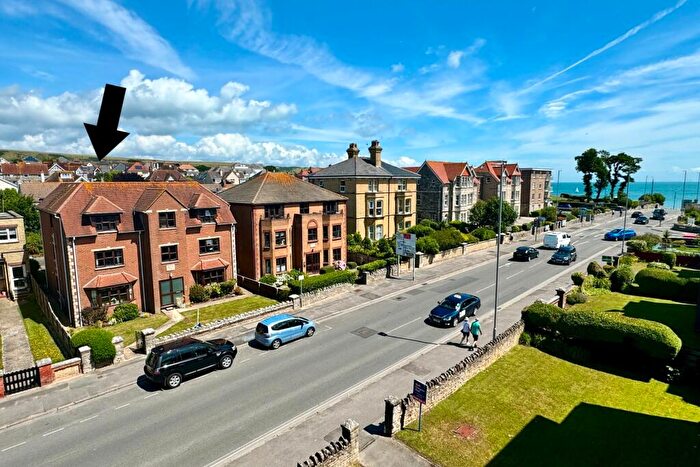 2 Bedroom Flat For Sale In Victoria Avenue, Swanage, BH19