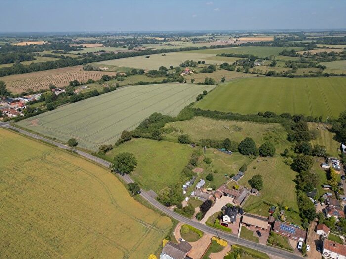 4 Bedroom Barn Conversion For Sale In The Street, Ovington, Thetford, IP25