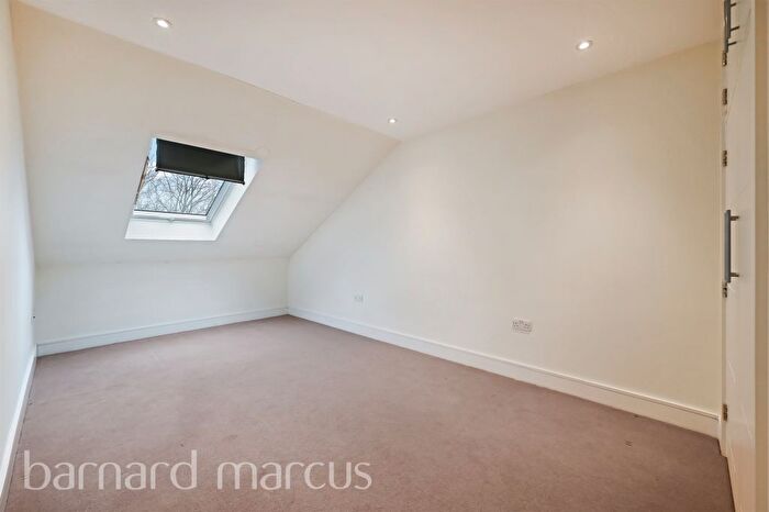 1 Bedroom Flat For Sale In Courland Grove, London, SW8