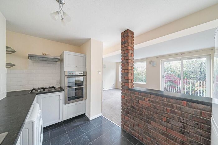 2 Bedroom Flat To Rent In Woldingham, CR6