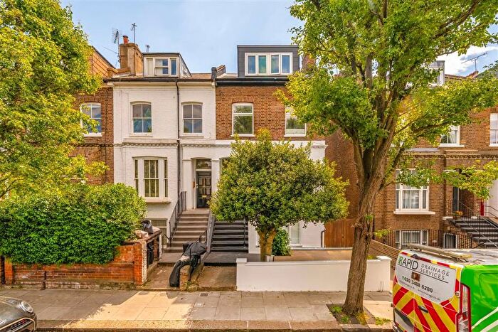 1 Bedroom Flat To Rent In Bassein Park Road, Shepherds Bush, W12