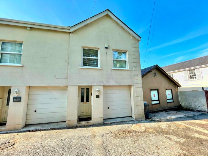 4 Bedroom Mews House To Rent In Kents Lane, Torquay, TQ1