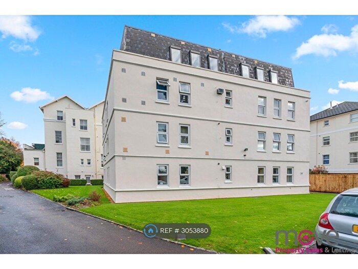2 Bedroom Flat To Rent In The Park, Cheltenham, GL50