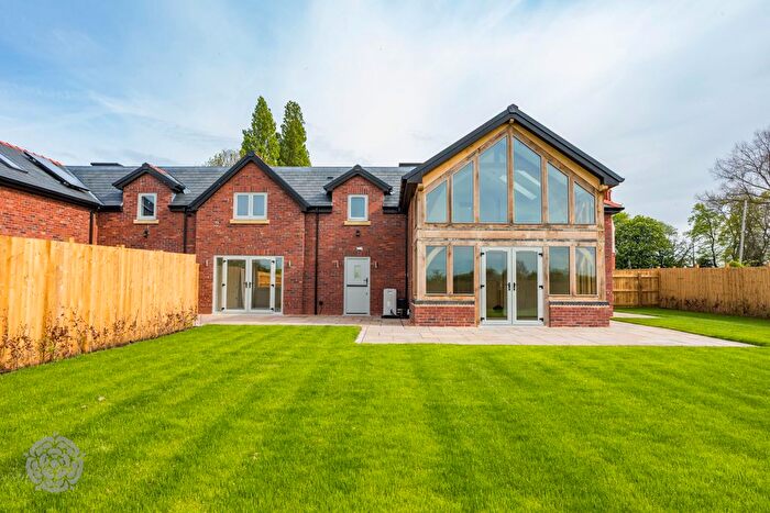 4 Bedroom Semi-detached House For Sale In Kenyon Lane, Lowton, Warrington, Greater Manchester, WA3