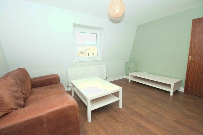 1 Bedroom Apartment To Rent In Mile End Road, Stepney Green, E1
