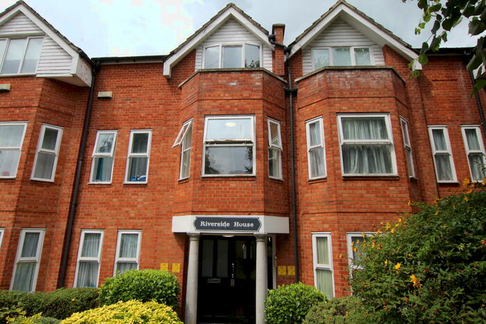 2 Bedroom Flat To Rent In Riverside House, (), London, N12