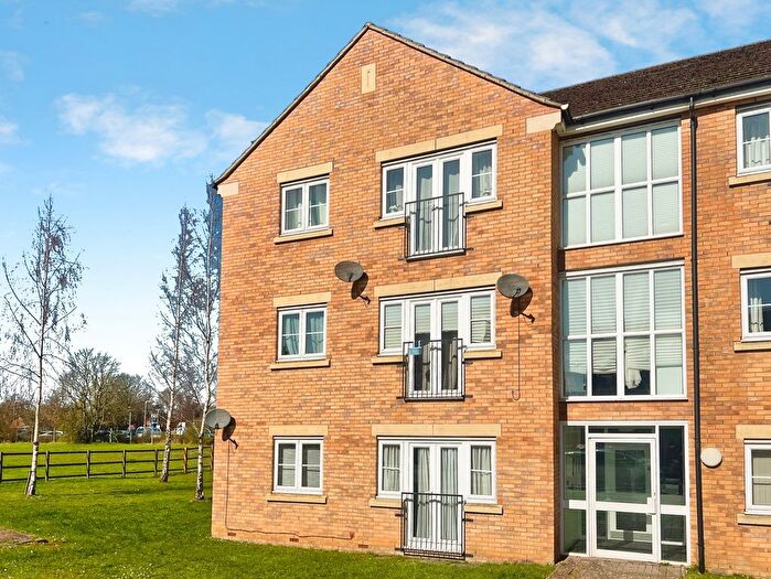 2 Bedroom Flat For Sale In Falcon Way, Bourne, Lincolnshire, PE10