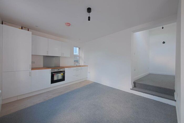 Studio To Rent In Queen Street, Maidenhead, SL6