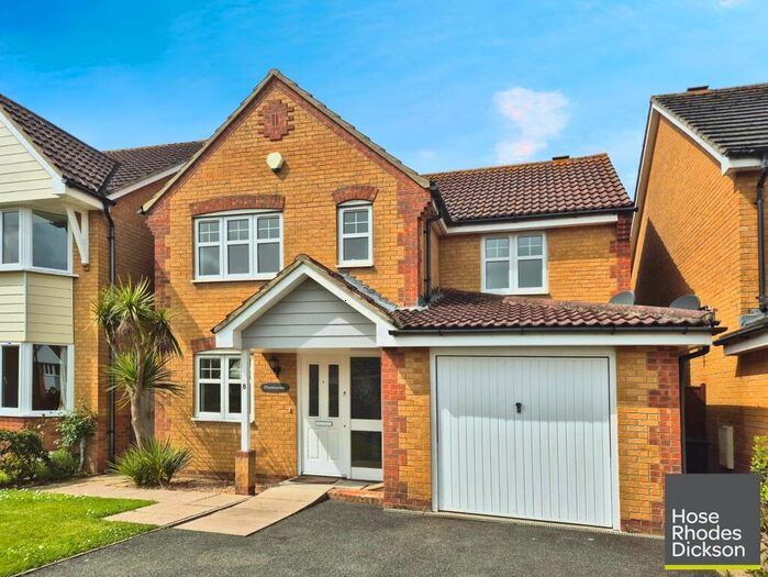 4 Bedroom Detached House To Rent In Redwood Close, Newport, PO30