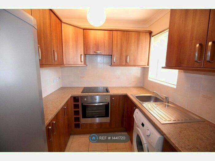 1 Bedroom Flat To Rent In Myddleton Road, London, N22