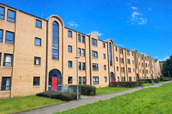 2 Bedroom Flat To Rent In Overnewton Square, Glasgow, G3