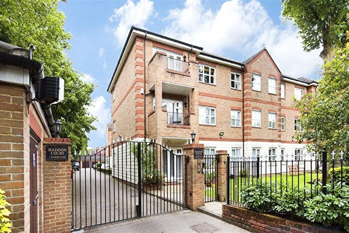 2 Bedroom Flat To Rent In Haddon Court, Hanbury Close, Hendon, NW4