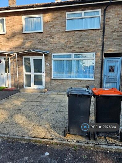 3 Bedroom Terraced House To Rent In Sycamore Road, Dunstable, LU5