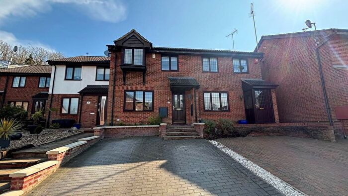 3 Bedroom Terraced House To Rent In Hunters Oak, Hemel Hempstead, HP2