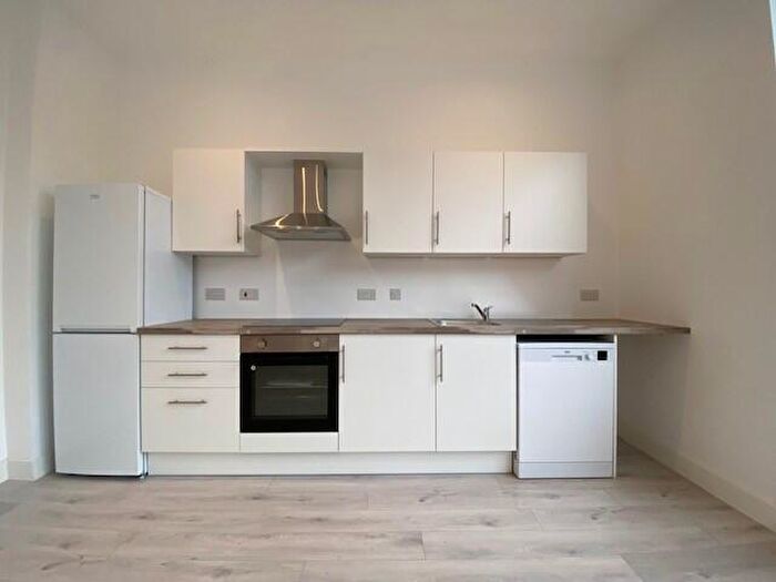 2 Bedroom Apartment To Rent In Alton Mews, Aylesbury, HP19