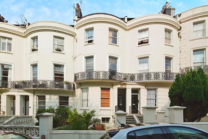 2 Bedroom Apartment For Sale In Brunswick Road, Hove, BN3