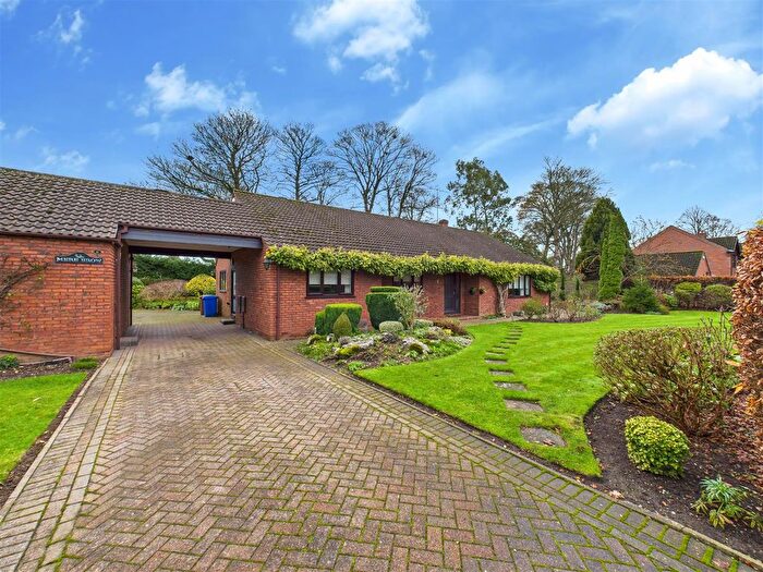 3 Bedroom Detached Bungalow For Sale In On Hill, Swanland, HU14