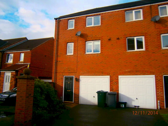 3 Bedroom End Of Terrace House To Rent In Waterside View, Conisbrough, DN12