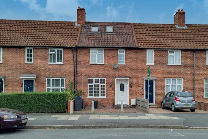 4 Bedroom Terraced House To Rent In Abbotsbury Road, Morden, SM4