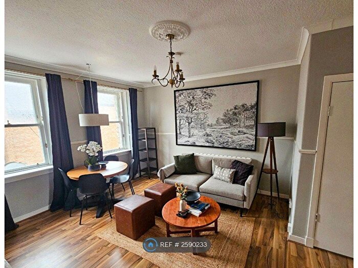 2 Bedroom Flat To Rent In Pleasance, Edinburgh, EH8