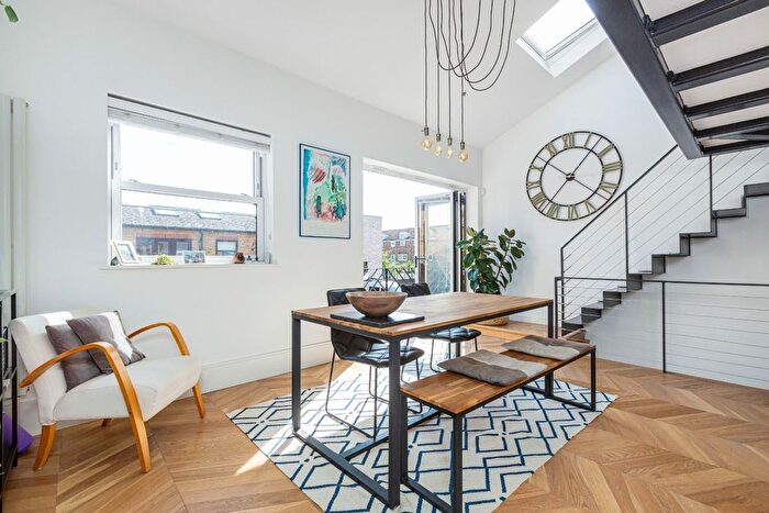 1 Bedroom Maisonette To Rent In Clapham Park Road, London, SW4