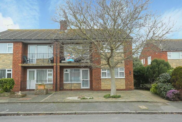 2 Bedroom Flat To Rent In Luton Avenue, Broadstairs, CT10