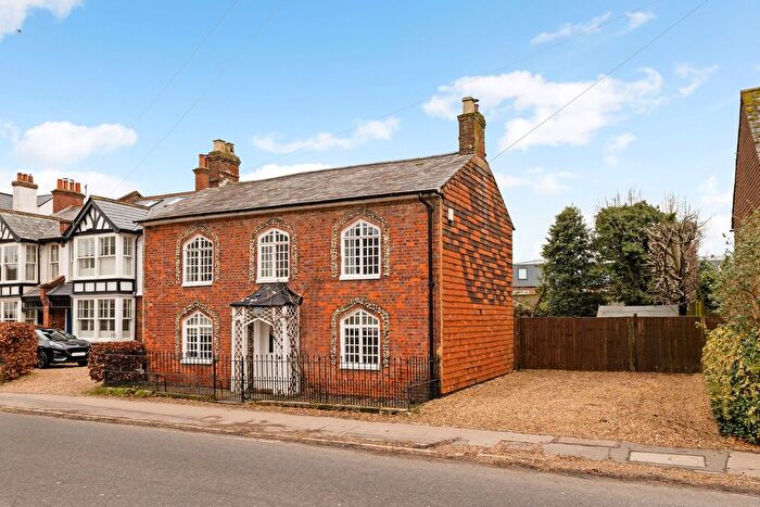 4 Bedroom Detached House For Sale In London Road, Marlborough, SN8