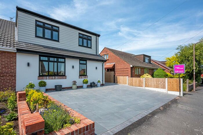 4 Bedroom Semi-Detached House For Sale In Courtfield, Ormskirk, L39