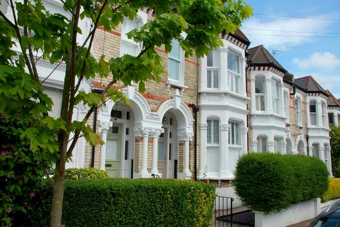 5 Bedroom House To Rent In Calbourne Road, Wandsworth Common, SW12