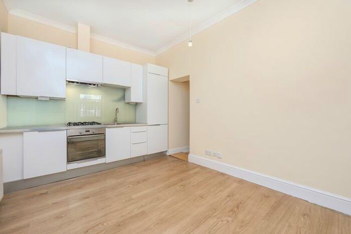 1 Bedroom Flat To Rent In Farringdon Road, Clerkenwell, London, EC1R