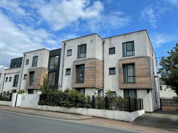 2 Bedroom Flat To Rent In Sidney Lodge, Hewlett Road, Cheltenham, GL52