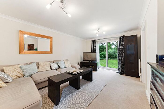 1 Bedroom Flat For Sale In All Saints Avenue, Maidenhead, SL6