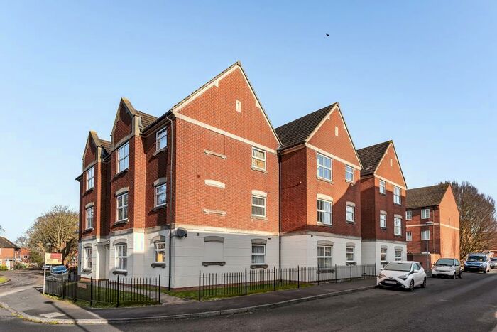 2 Bedroom Apartment To Rent In Alder Road, Weston Turville, HP22