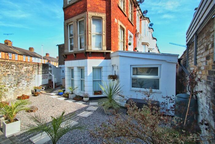 1 Bedroom Flat To Rent In Margate Road, Ramsgate, CT11