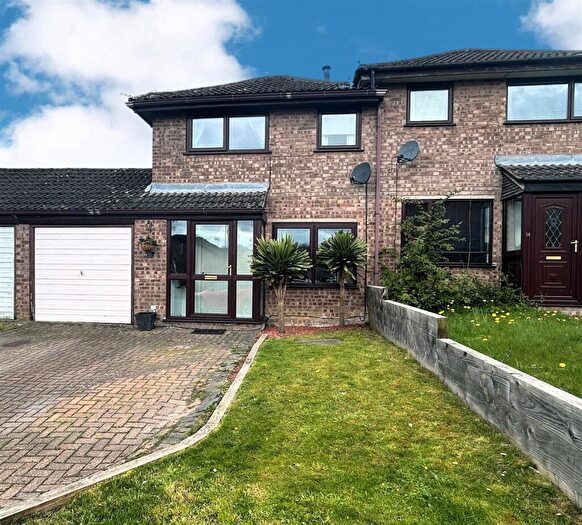 3 Bedroom Semi Detached House For Sale In Edinburgh Court, Swanwick, Alfreton, DE55