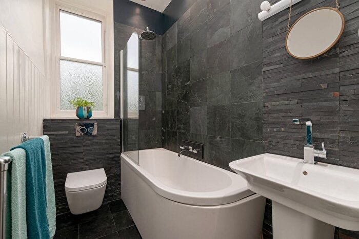 2 Bedroom Flat For Sale In Montgomery Street, Edinburgh, EH7