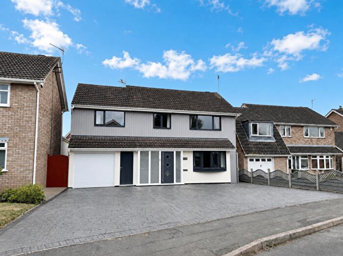4 Bedroom Detached House For Sale In Tendring Drive, Wigston, LE18