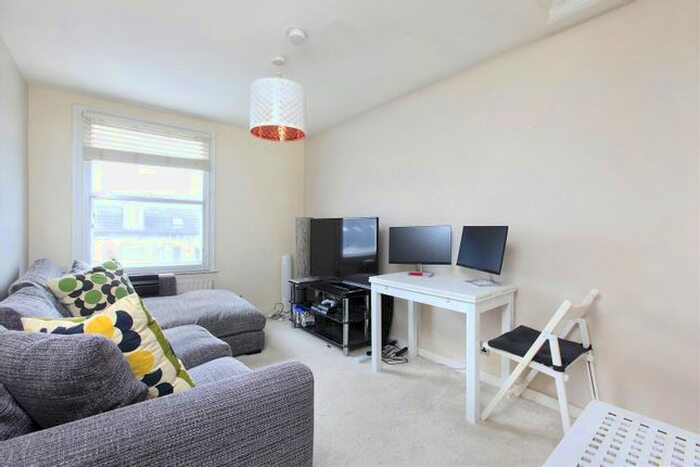 1 Bedroom Flat To Rent In Trinity Road, Wandsworth Common, SW17