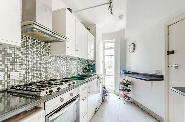 3 Bedroom Flat To Rent In Gloucester Place, Marylebone, London, NW1