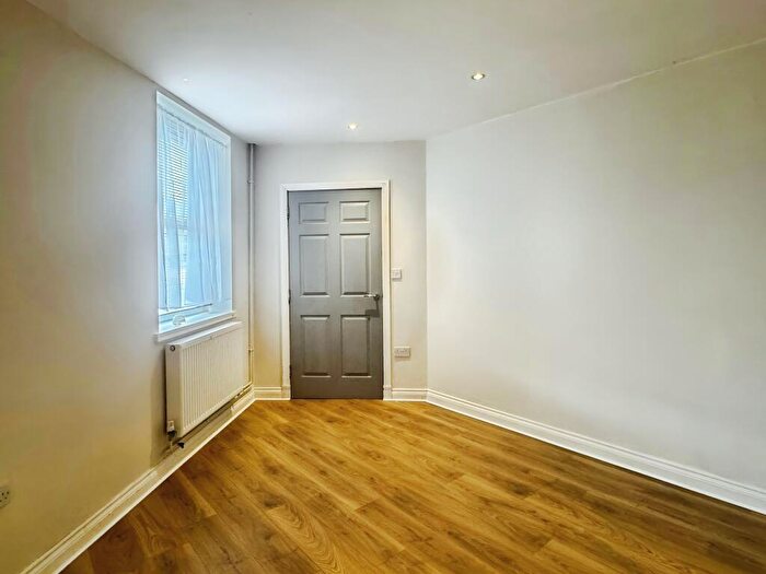 1 Bedroom Flat To Rent In Kingsway, Bedford, MK42