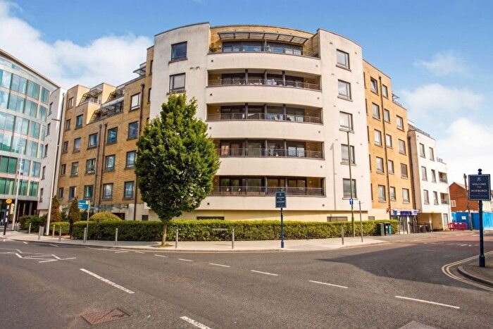 2 Bedroom Flat To Rent In Woking, Surrey, GU21