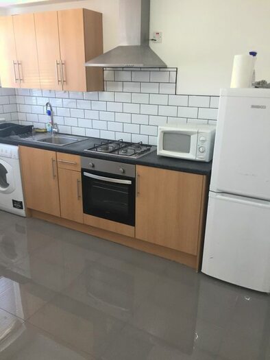 3 Bedroom Flat To Rent In Stevenage Rd, East Ham, E6