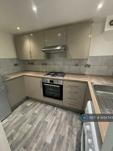 1 Bedroom Flat To Rent In West Cliff Road, Ramsgate, CT11