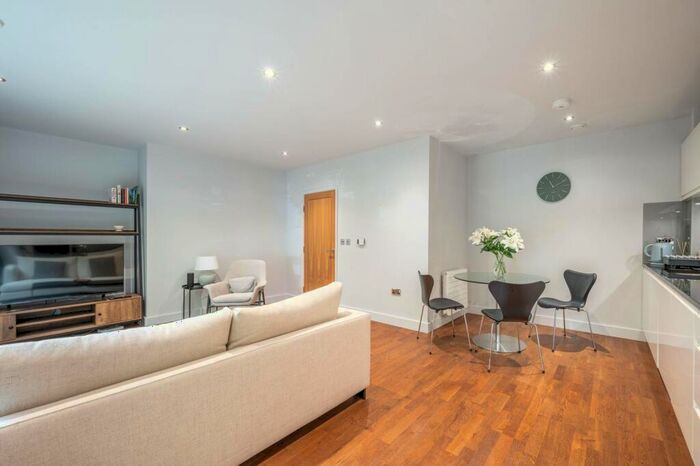 2 Bedroom Flat To Rent In Huxley House, Belsize Park, London, NW3