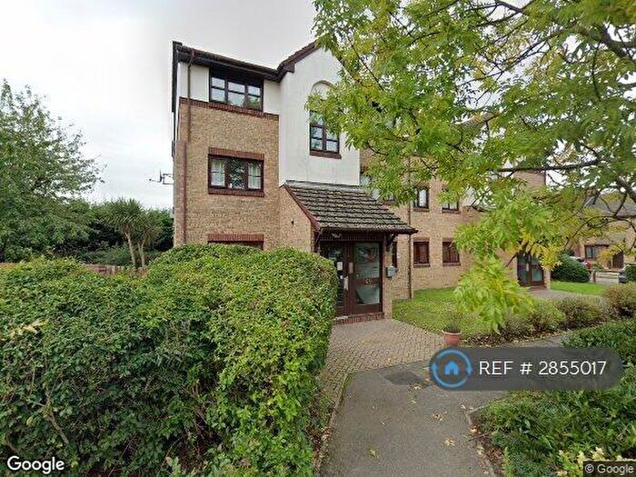 1 Bedroom Flat To Rent In Foxglove Way, Wallington, SM6