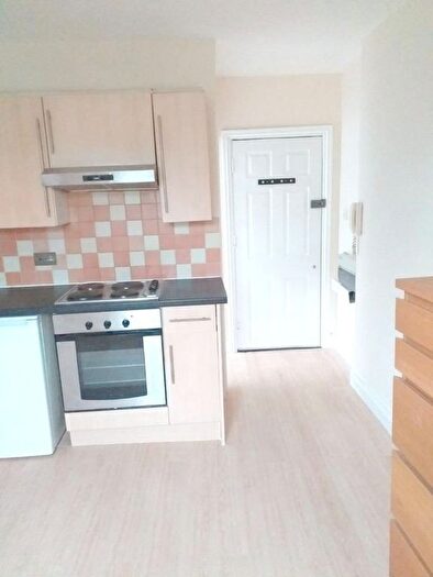 Studio To Rent In High Road, London, NW10