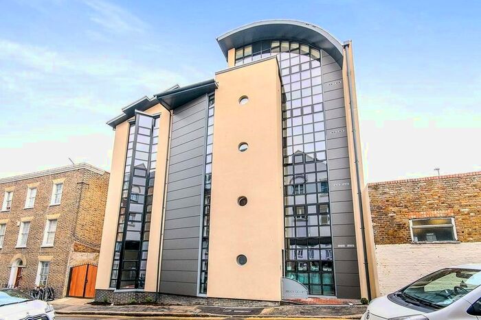 2 Bedroom Flat To Rent In Cliff Street, Ramsgate, Kent, CT11