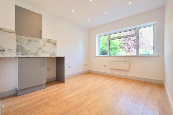 Studio To Rent In Keats Way, London, UB7