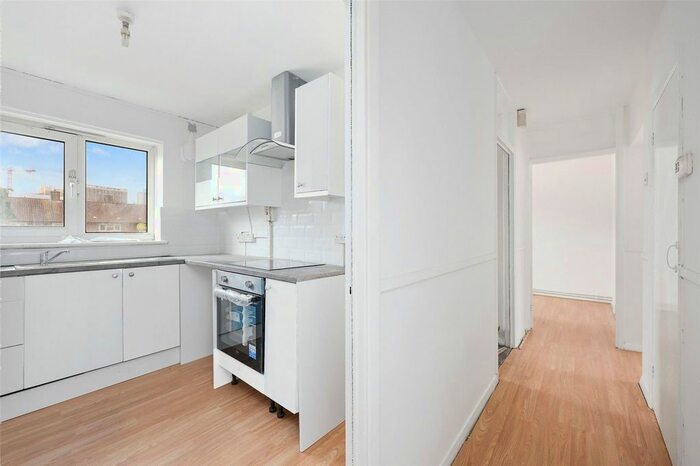 2 Bedroom Flat To Rent In Thorne Close, London, E16